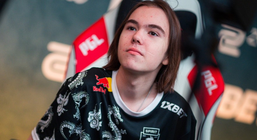 MSI采访T1.Gumayusi：Faker意识到我失去了自信 并提出了建议