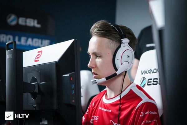 【战报】王者荣耀2020KPL秋季赛，AG超玩会状态正佳零封VG